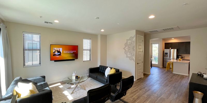Tempe House: 2090 S Dorsey Ln