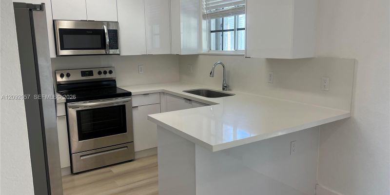 Homestead Condo: 372 NE 26th Pl #201