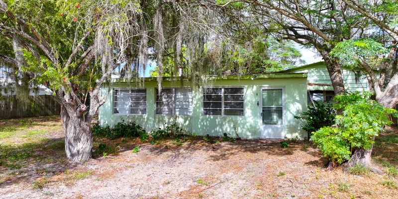 Lake Placid House: 12 Grape Ln