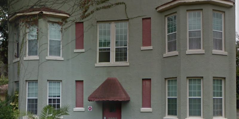 Bradenton Apartment: 2002 7th Ave W