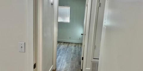 Hallway.jpeg