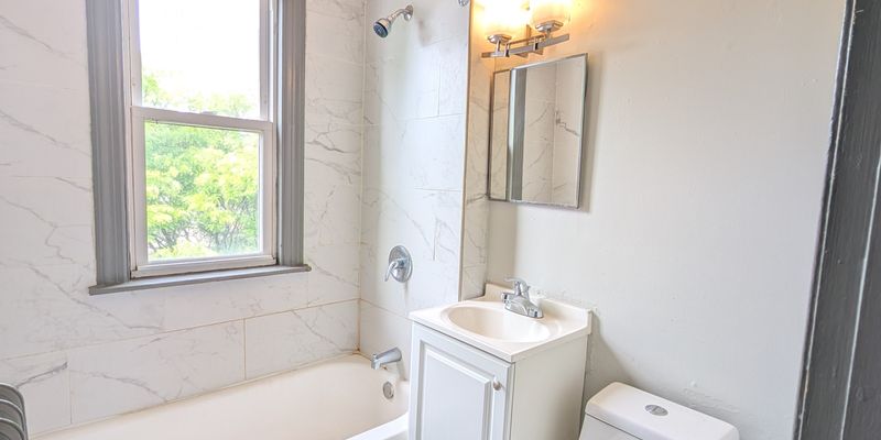 Hartford House: 12 Groton St