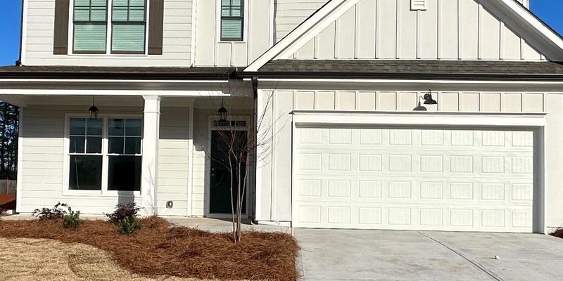 Statham House: 102 Dooly Dr