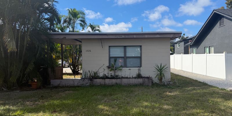 St. Petersburg Apartment: 1020 Queen St N