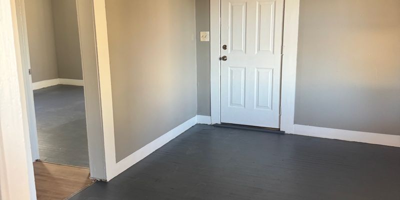 Anniston House: 2931 Gurnee Ave