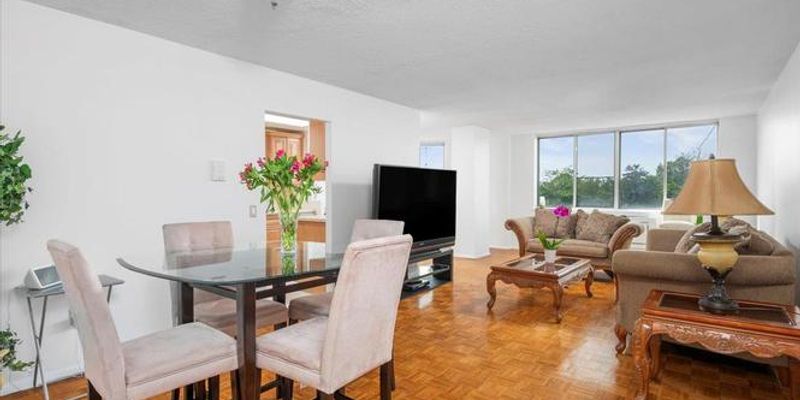 New Rochelle House: 1270 North Ave Q#12099B