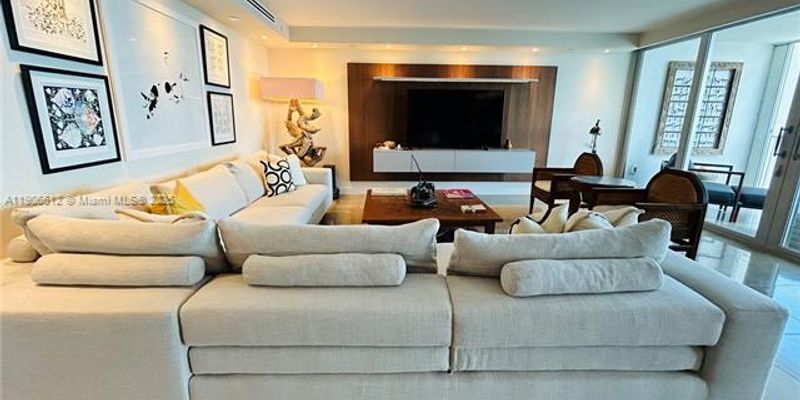 Key Biscayne Condo: 881 Ocean Dr