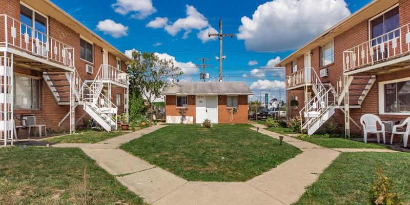 Columbus Apartment: 4688 Hilton Ave