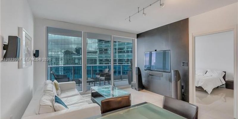 Miami Condo: 200 Biscayne Blvd