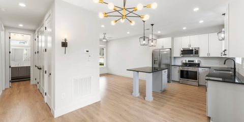 319C_Modern Farmhouse_Dining angle.jpg