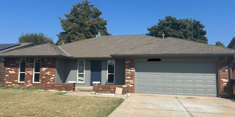 Yukon House: 10019 Paisley Rd