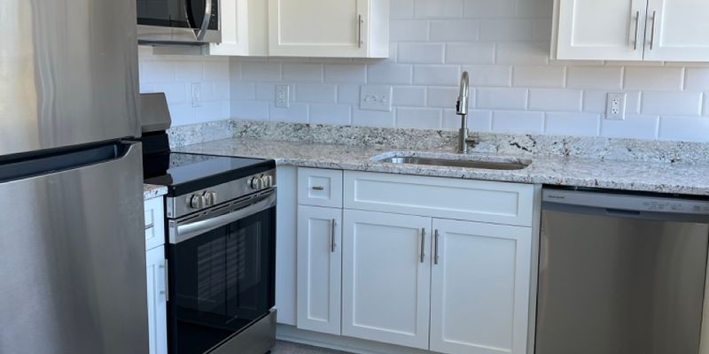 Pulaski Apartment: 500 Pico Terrace