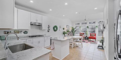 Kitchen 2.jpeg