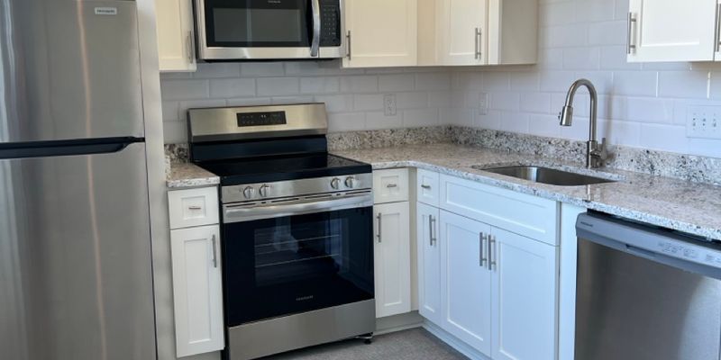Pulaski Apartment: 500 Pico Terrace