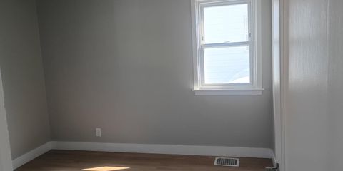Bedroom 2.JPG