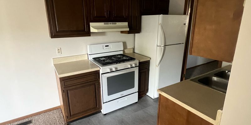 Canal Fulton Apartment: 405 Waterside Ave