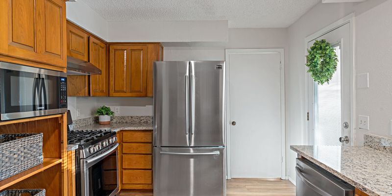 Carrollton House: 2906 Country Pl Ct