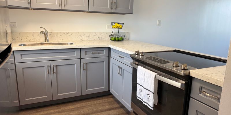 Honolulu Apartment: 5122 Likini St