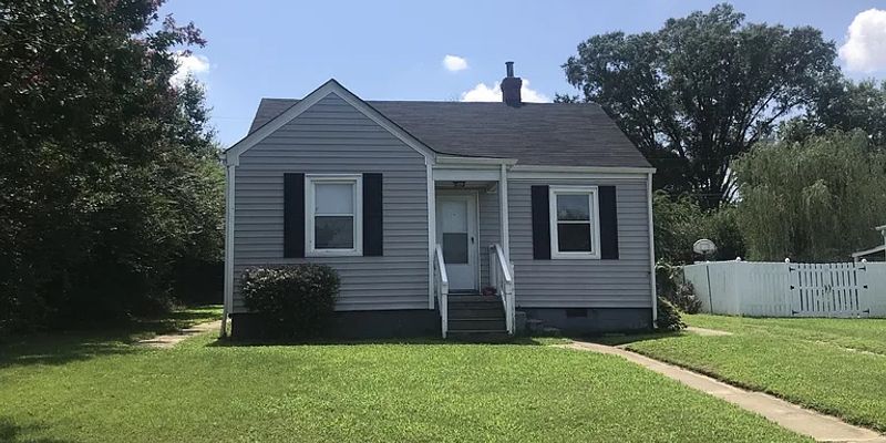 Richmond House: 2811 Neale St