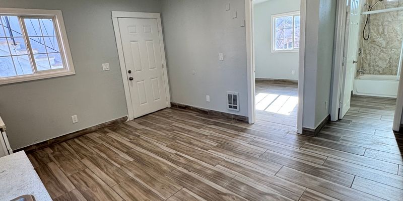 Los Angeles House: 928 1/2 Fraser Ave