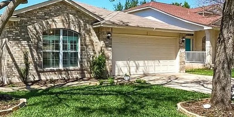 Round Rock House: 3592 Rock Shelf Ln