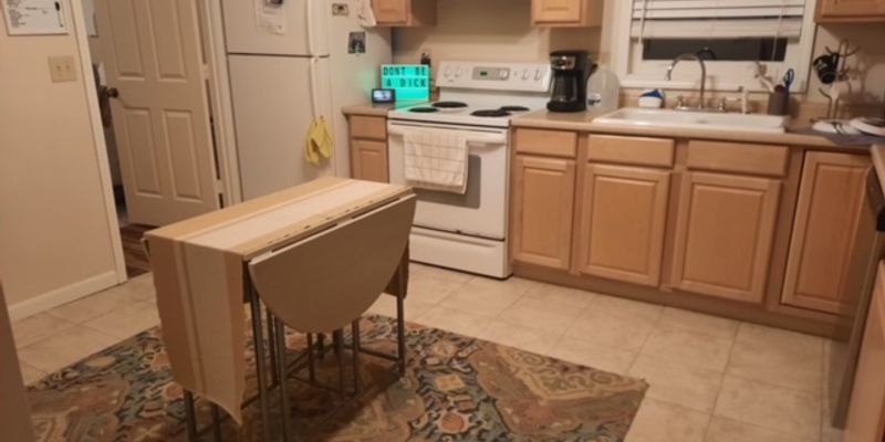 Carterville Apartment: 118 Elles Ave