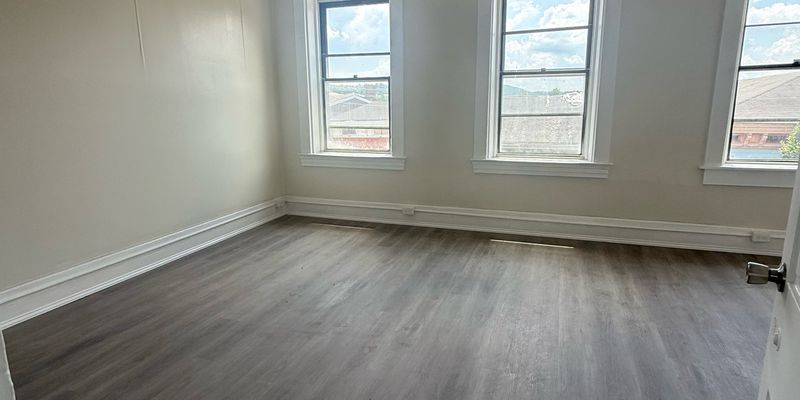 Cincinnati Apartment: 2128 St Michael St