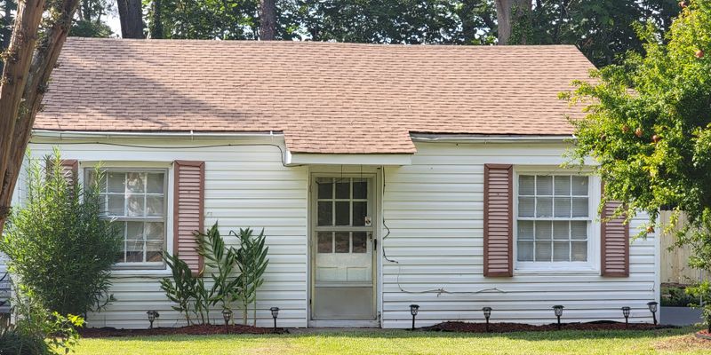 Montgomery House: 620 W Shawnee Dr