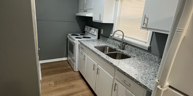 Louisville Apartment: 5100 Valiant Dr