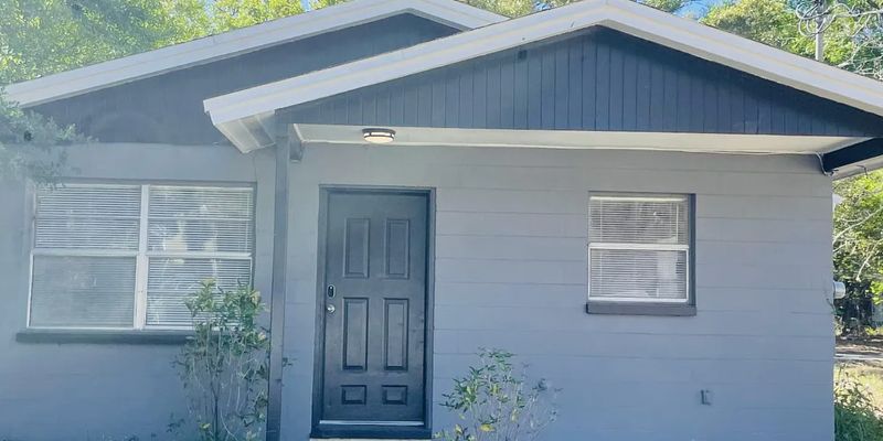 Tampa House: 3405 E 32nd Ave