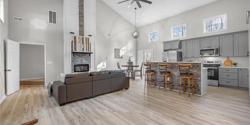 Yorktown House: 112 Dogwood Dr