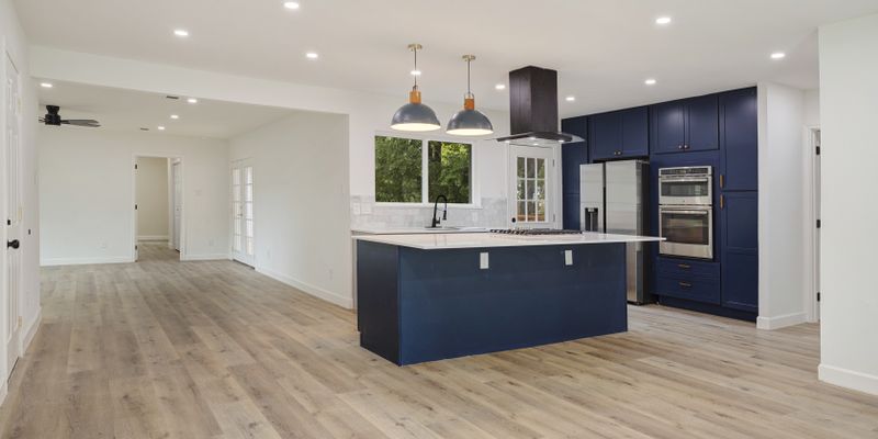 Rockwall House: 110 Glenn Ave