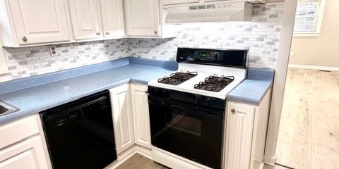 kitchen 2.jpg