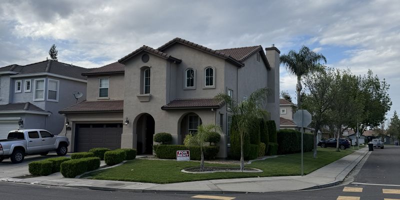 Modesto House: 2301 Warm Springs Dr