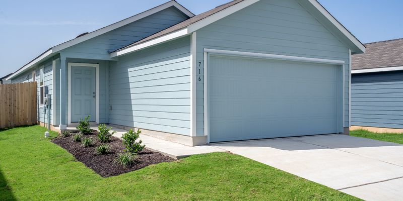 Jarrell House: 716 Commander Abbott Dr