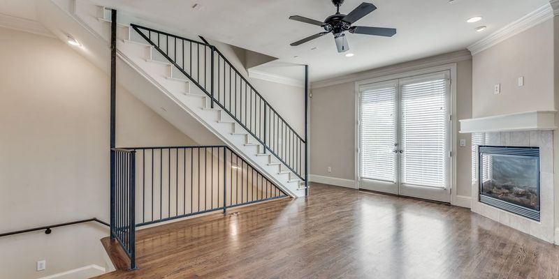Dallas Townhome: 4149 Grassmere Ln
