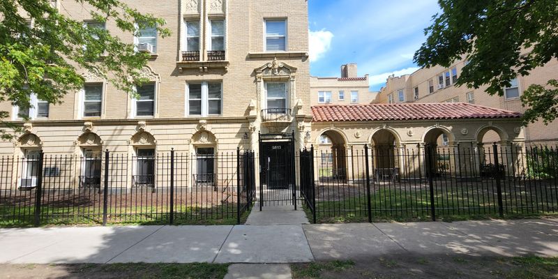 Chicago Apartment: 5017 N Wolcott Ave