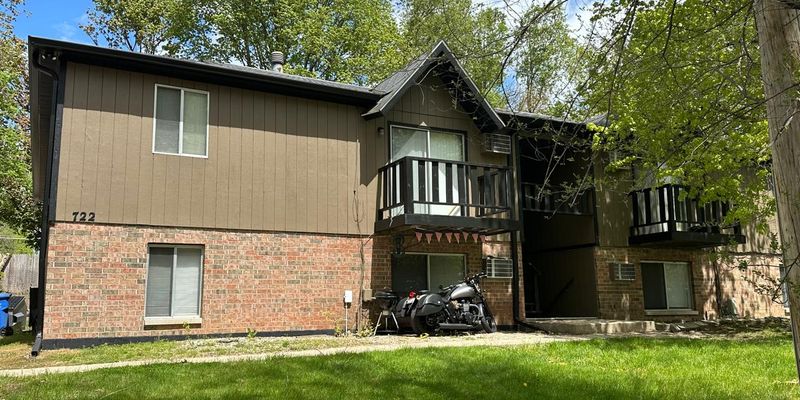 Kalamazoo Apartment: 722 Buchanan Ave