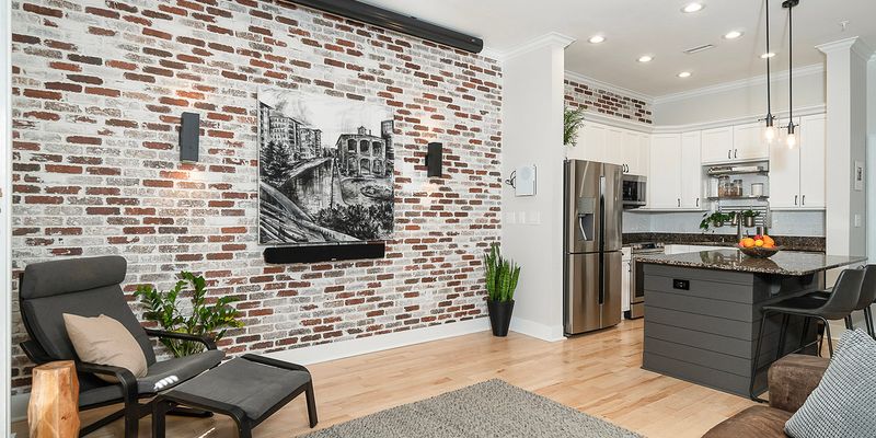 Greenville House: 224 S. Laurens St., Unit 110