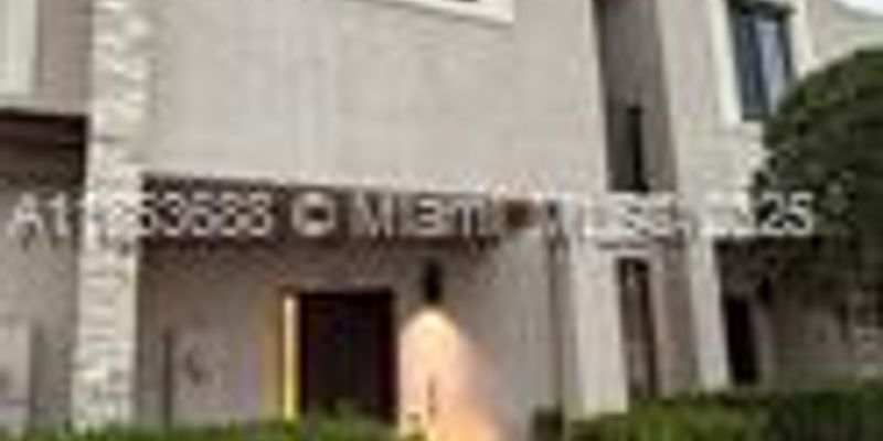 Miami House: 947 NE 211th St # 947