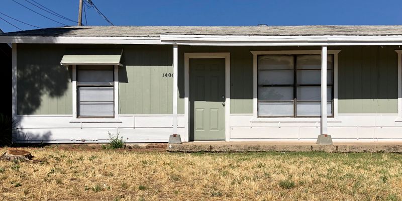 Big Spring Apartment: 1406 Goliad St