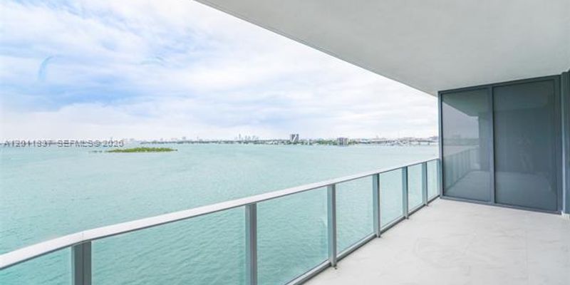 Miami Condo: 700 NE 24th St