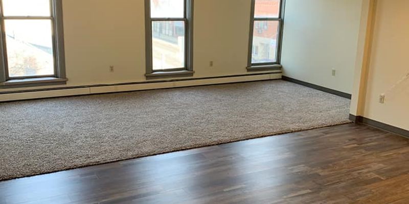 Berlin Apartment: 103 N Wisconsin St
