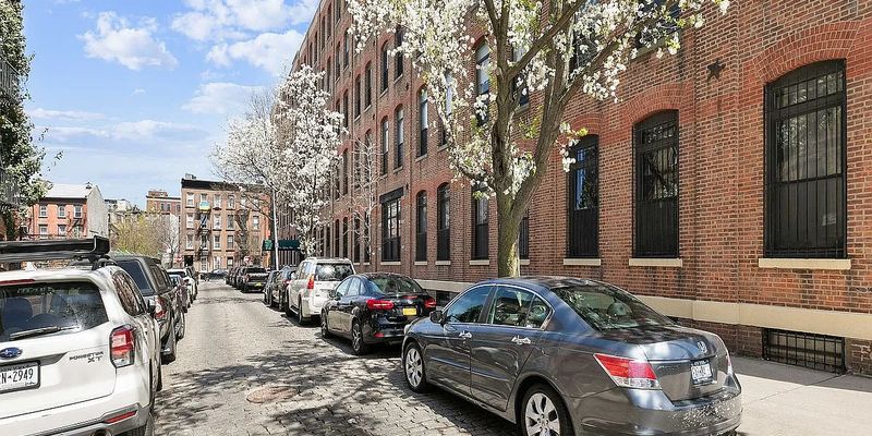 Brooklyn Apartment: 1 Tiffany Pl