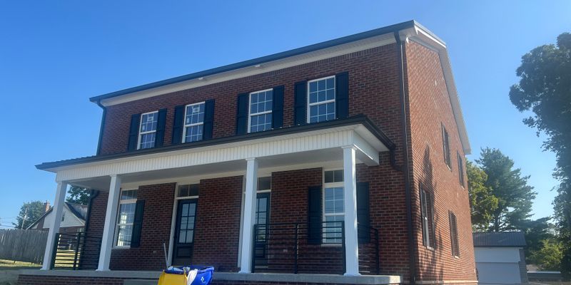 Franklin Apartment: 205 Walker St