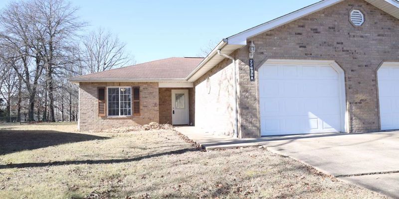 Saint Robert Multiplex: 22635 Hollow Oak Ln