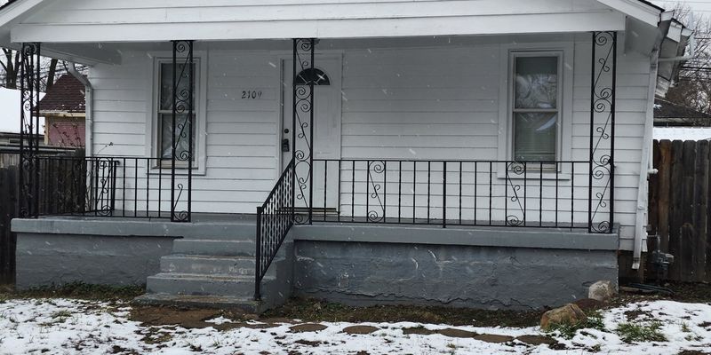 Dayton House: 2109 Harding Ave