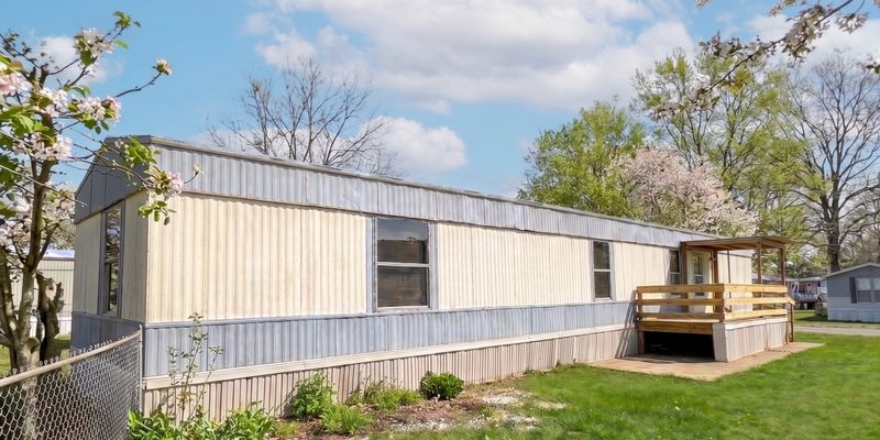 Montgomery House: 13 Wisteria Drive