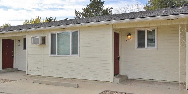 Caldwell House: 1806 Sunset Ave.