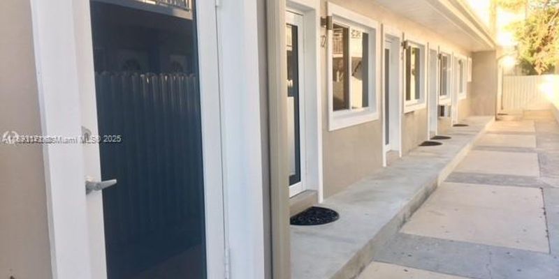 Miami Beach Condo: 7921 Abbott Ave